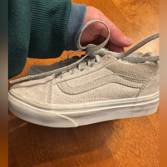 Vans - Picture 2 of 5